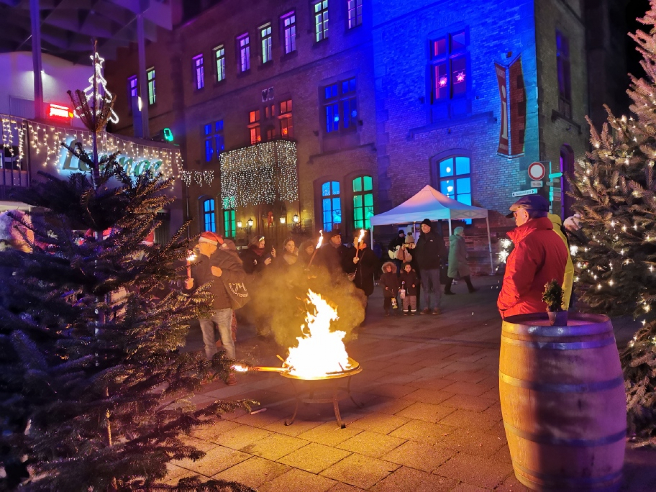 Bild der Sternfackelwanderung 2024 in Zell Mosel.