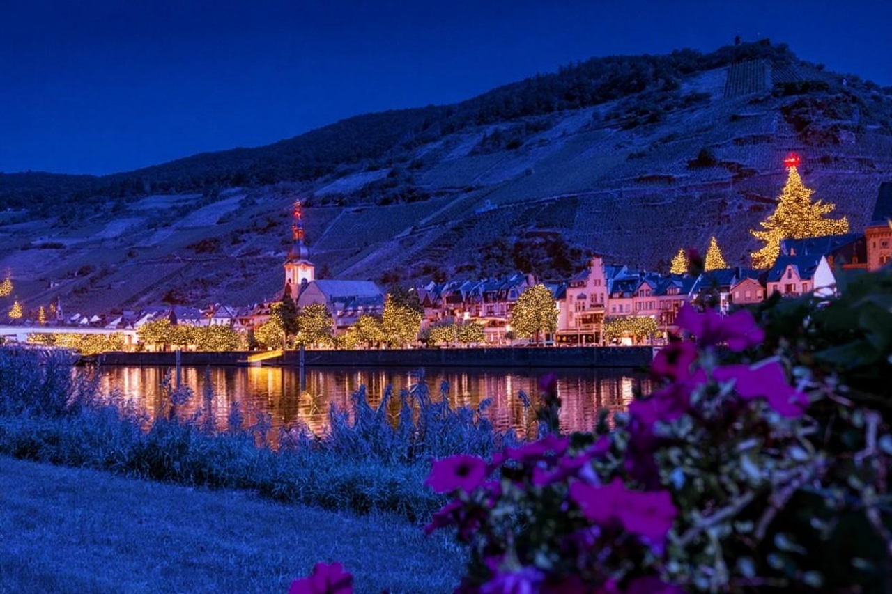 Beispielbild für ein KI-generiertes Weihnachtsbild von Zell Mosel.