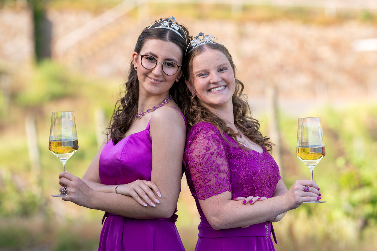 Weinprinzessin Solveig und Weinkönigin Alina.